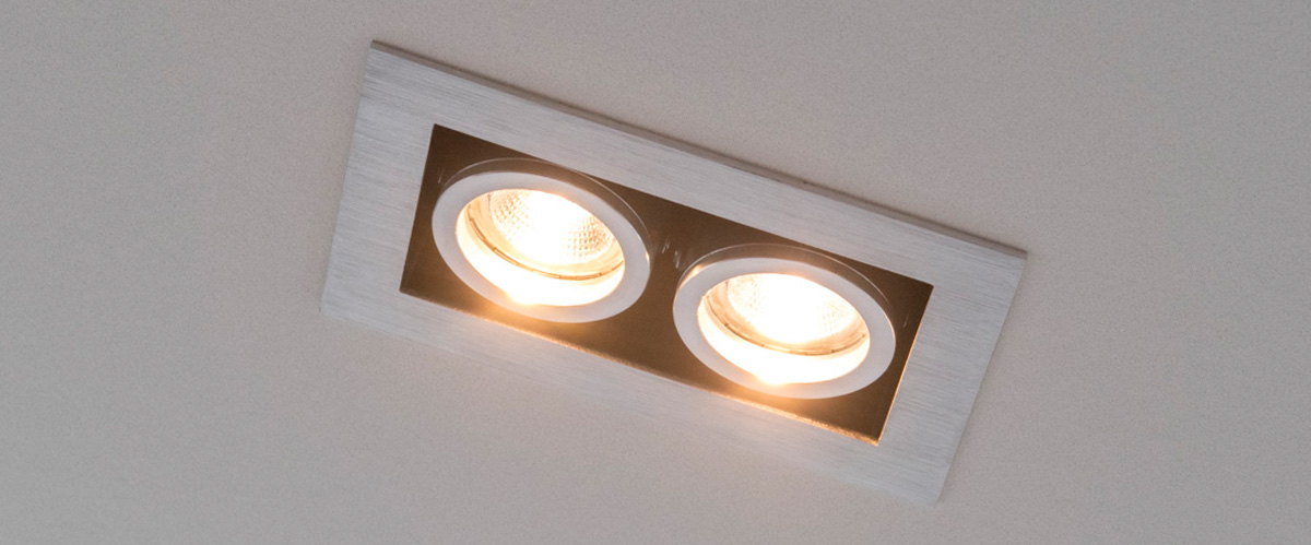 spot double encastrable noir et aluminium