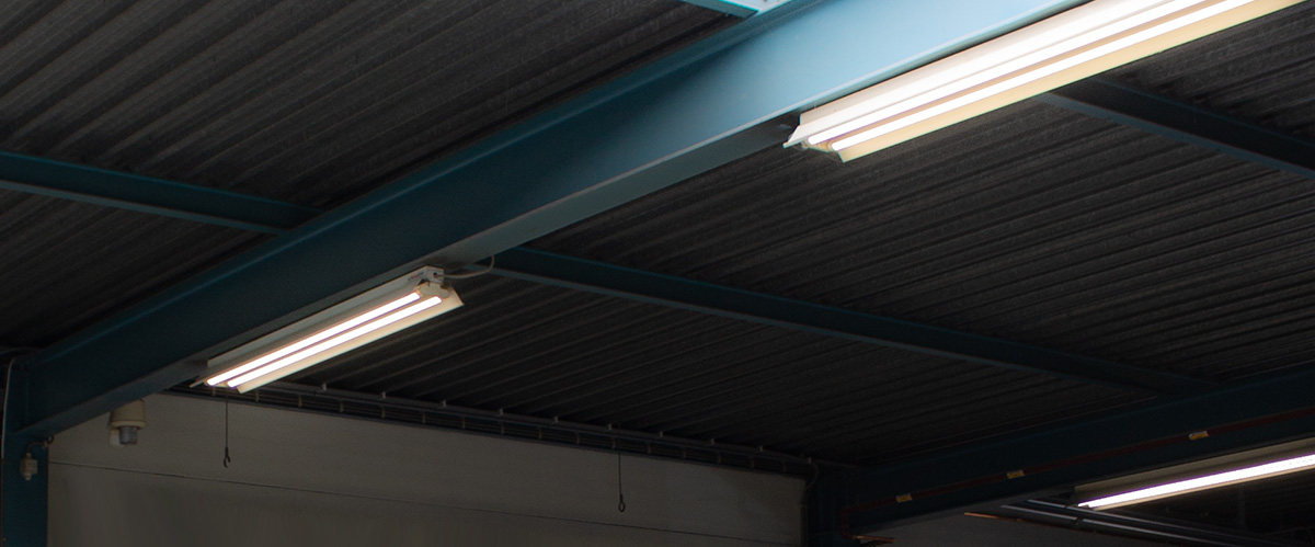 réglette plafond garage