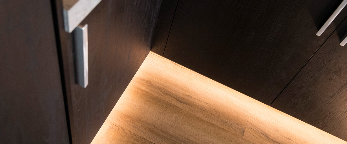 ruban led derrière une tête de lit